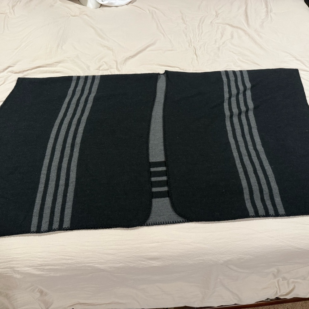 BB Dakota Black and Gray poncho